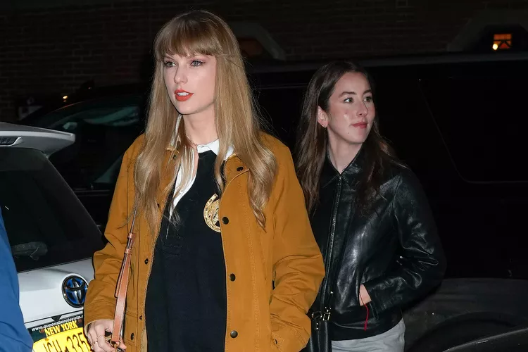 Taylor Swift Slays Preppy Fall Fashion on Girls’ Night Out with Haim in N.Y.C.